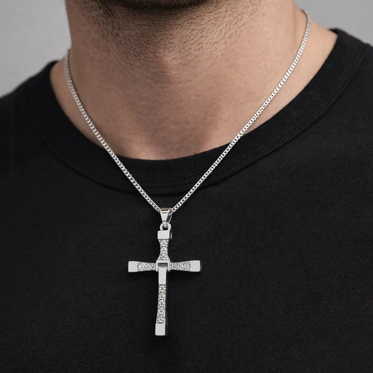 Collar Cruz Toretto para el Día del Padre